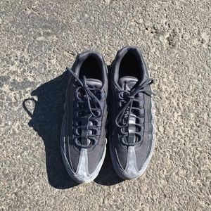 Nike Air Max 95’s SE Anthrocite